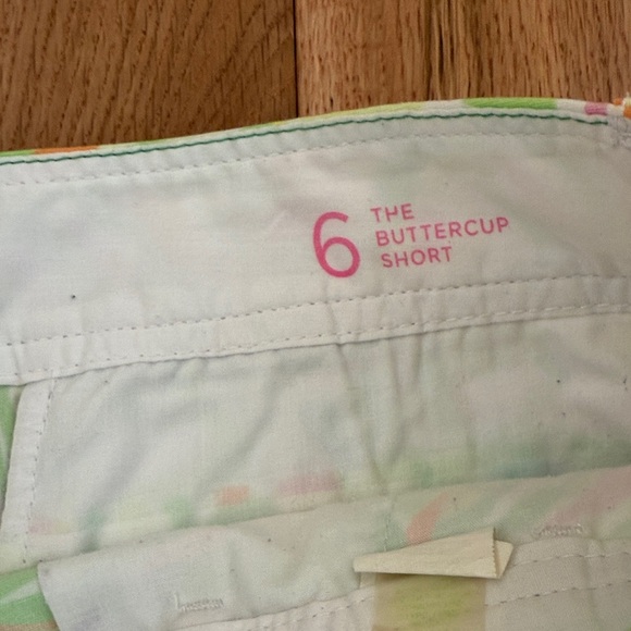 EUC Lilly Pultizer Floral Women's Shorts - Picture 2 of 4